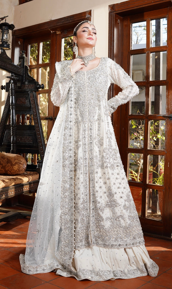 White Embroidered Bridal Lehenga Intricate Embroidery With Net Dupatta